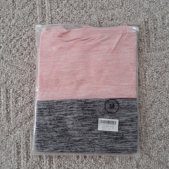 ๐ธHOST PICK๐ธBrand new HOT sale top - Picture 4 of 4